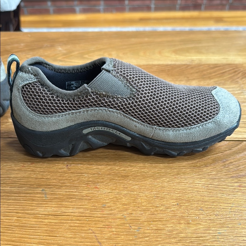 Merrell Kid’s 2.5 Brown Slip-On Moccasin